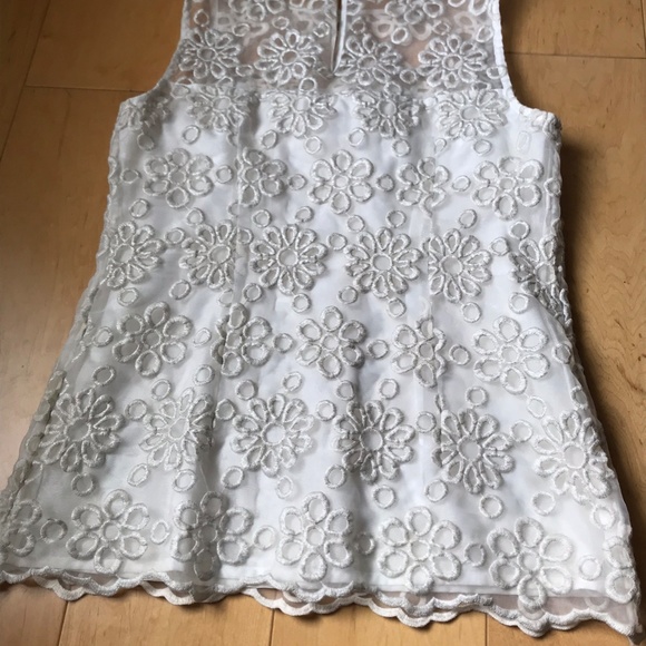 Banana Republic Lace Overlay Blouse Size 00 Petite - Picture 7 of 7